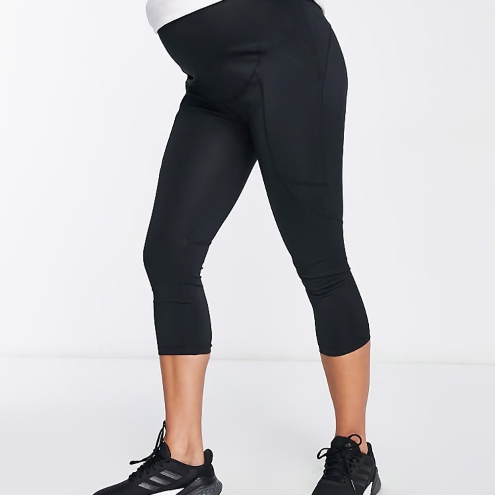 Black Maternity Capri Leggings NWOT Size XL